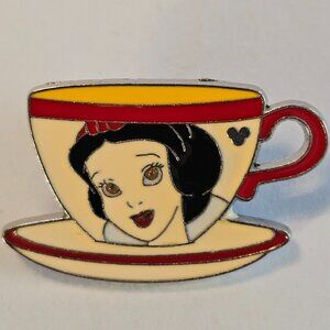 DISNEY Pin Trading ~ Mystery Pack ~ Teacup ~ Snow White ~ Hidden Mickey ~ 2009